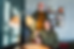 Vi i fåtölj bild 2 i salen.png